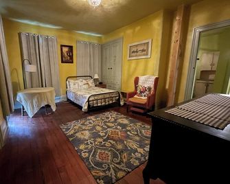 A Newly Renovated Historic Victorian Home - Bridgeton - Habitación