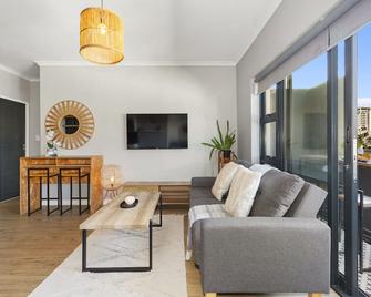 Cape on Porterfield Unit 5 by Host Agents - Bloubergstrand - Living room