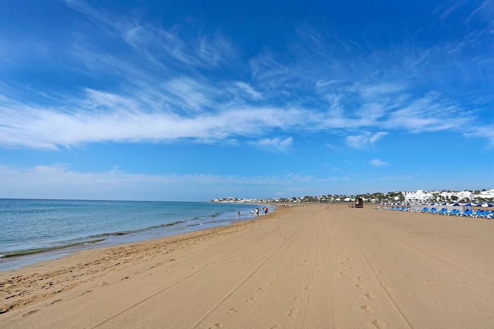 Aequora Lanzarote Suites