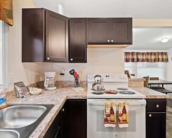 Chardonnay Cottage - Gotl Strip - Cozy & Quaint - Geneva - Cocina