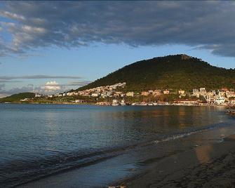 Nemrut Bay Otel - Yenifoça
