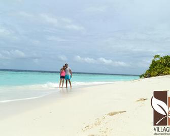 Village Life Maldives - Maamendhoo - Strand