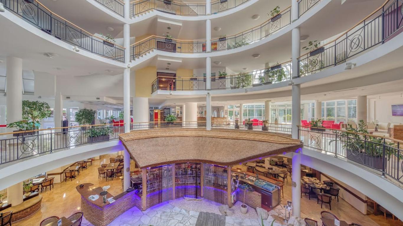 Lotus Therme Hotel & Spa