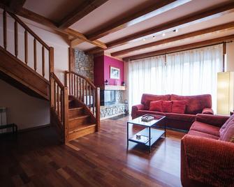 Cap dera Vila - Apartamentos Turisticos - Viella - Sala