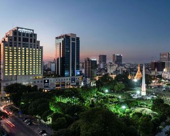 Pullman Yangon Centrepoint - Yangon - Outdoor view