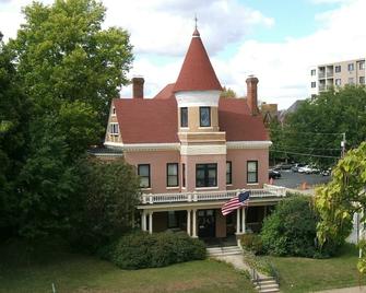 Victorian Inn B&B - Rock Island