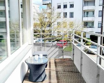 Luxury One Bedroom Flat With Parking&bal - Luxembourg - Balcony
