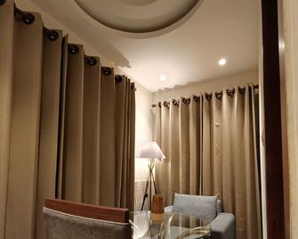 Hotel Monsoon Palace Guwahati - Guwahati