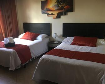 Hotel Las Mercedes Airport-Quito - Tababela - Bedroom