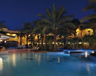 فندق موڤنبيك الكويت - مدينة الكويت - حوض السباحة