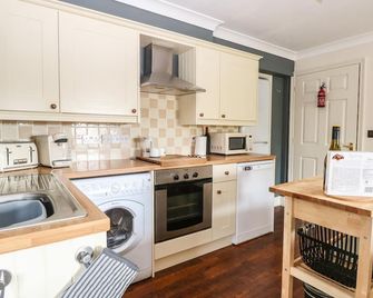 Burtons Mill Retreat - Norwich - Kitchen