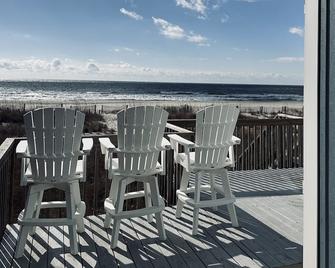 Oceanfront, Renovated 4br, 3ba Home Sleeps 8 - Supply - Balcón