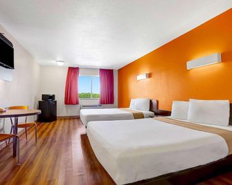 Americas Best Value Inn Apache Junction - Apache Junction - Bedroom