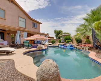 Maricopa Desert Oasis Fenced Yard with Hot Tub - Maricopa - Piscina