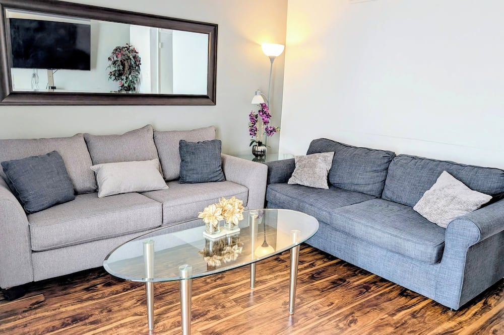 Private Townhome in central Raleigh - راليغ - غرفة معيشة