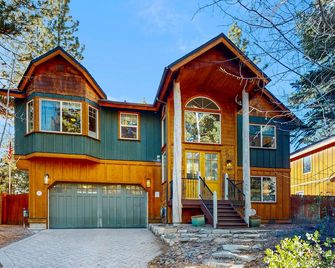 Beautiful & Spacious Newer Home with Lovely Master Suite & Gourmet Kitchen - Lake Tahoe South - Bâtiment
