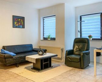 Stunning apartment in Schwerin with WiFi - Schwerin - Wohnzimmer
