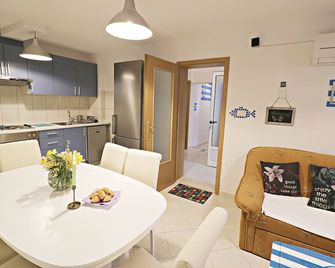 Apartment Family is your calm oasis by the sea - Gradac - Essbereich