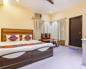 Fabhotel Aayash - Nr City Center Metro Station - Kolkata - Bedroom