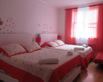 Large 3 Bedrooms 20 Min To Manhattan - Queens - Bedroom