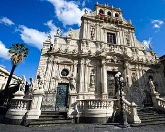 The Artists - Acireale