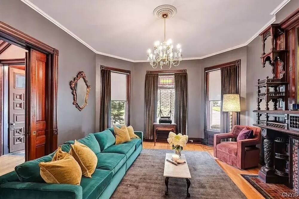 Spectacular Queen Anne Victorian - اوبورن (نيويورك) - غرفة معيشة