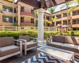 Ramada Suites by Wyndham San Diego/Hotel Circle Area - סן דייגו - פטיו