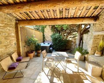 Chambre Grand Confort Coquet With Private Jacuzzi - Martignargues - Patio