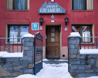 Hotel Saueth - Salardú - Building