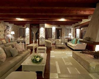 Porto Vitilo Boutique Hotel - Areopoli - Living room