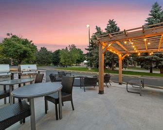 TownePlace Suites by Marriott Minneapolis West/St. Louis Park - Saint Louis Park - Patio