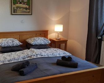 Apartments and Rooms Kristina - Drežnik Grad - Bedroom