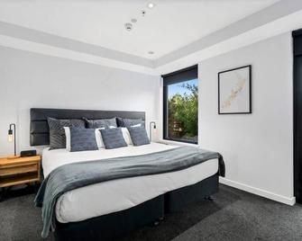 Cozy Coronet Peak Apartment at La Residence du Parc - Queenstown - Bedroom