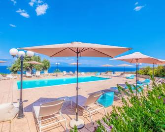 Hilltop Residences - Kalamaki - Pool