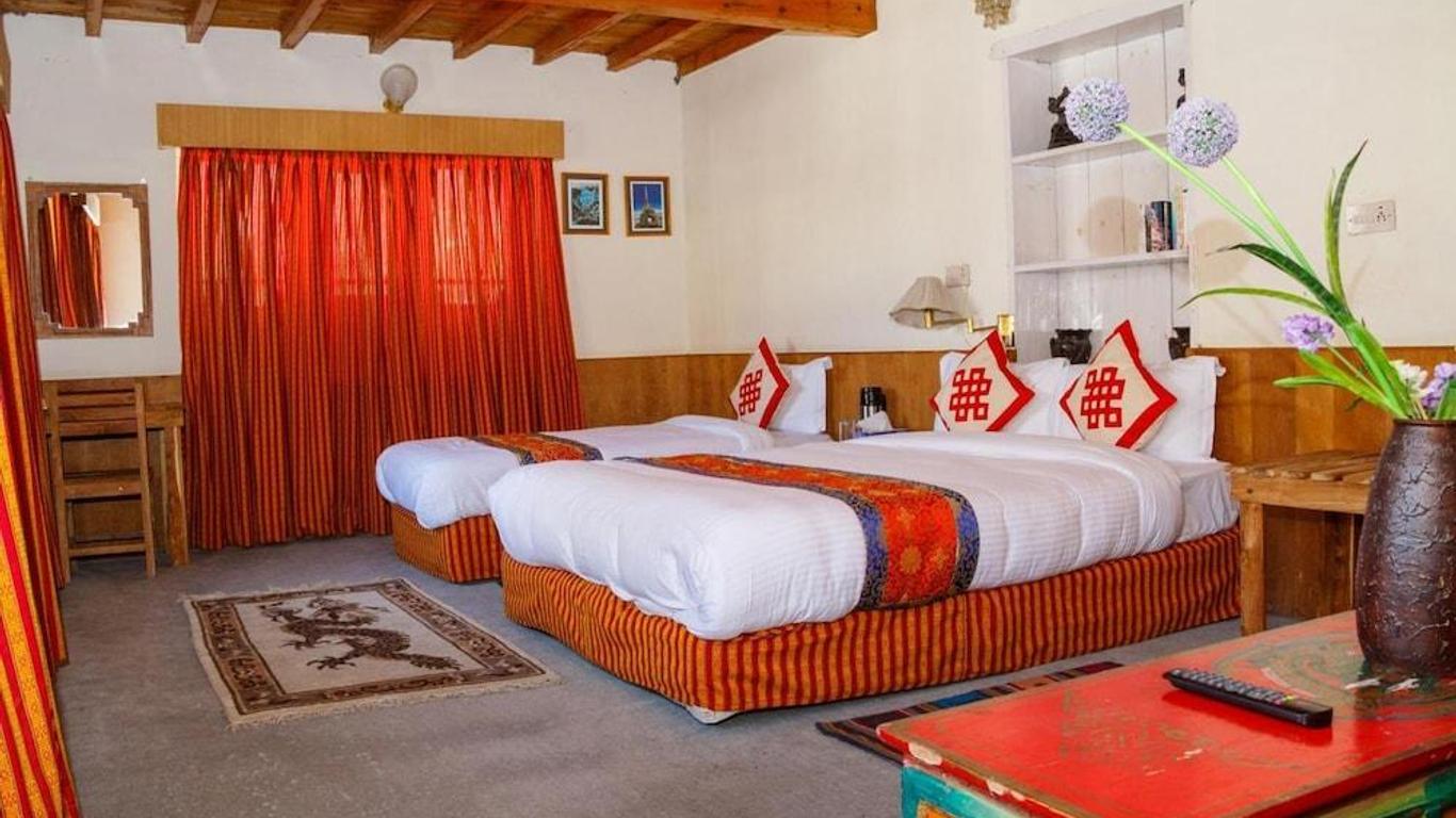 Hotel Om s Home