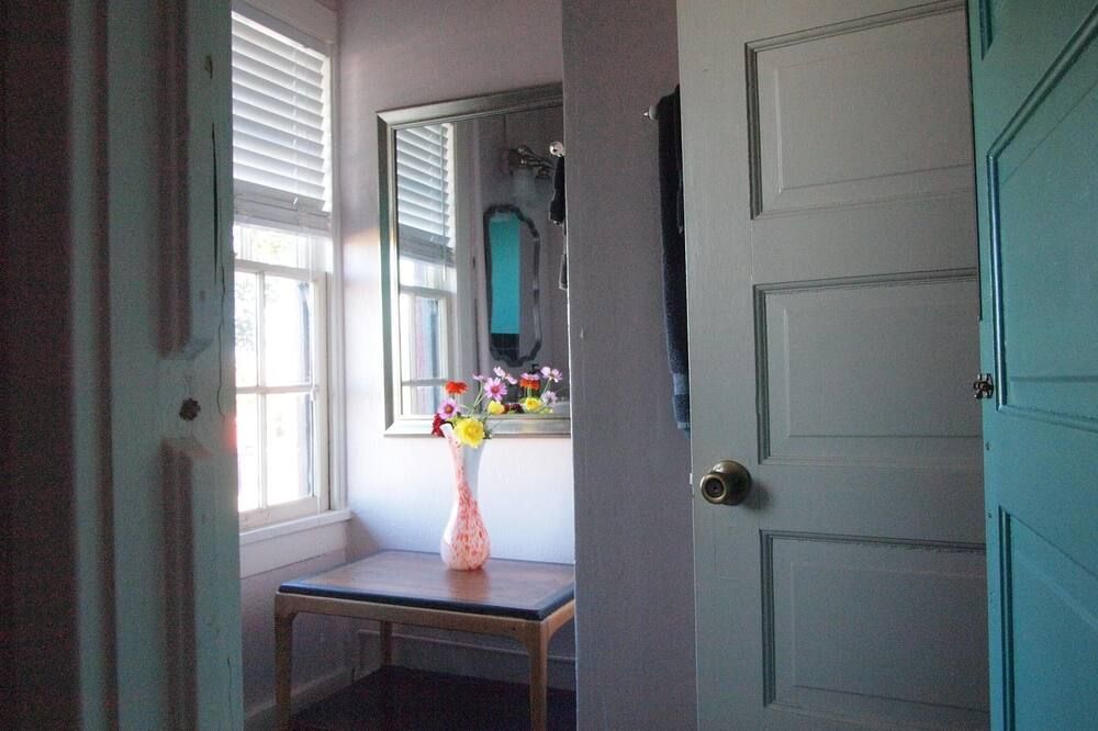 Room amenity view of The Clarkdale Lodge 202