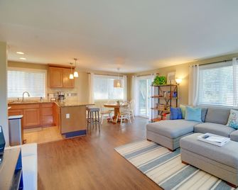 Gig Harbor Vacation Rental Home 1 Mi to Uptown! - Gig Harbor - Soggiorno