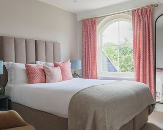 The Bear Hotel - Wareham