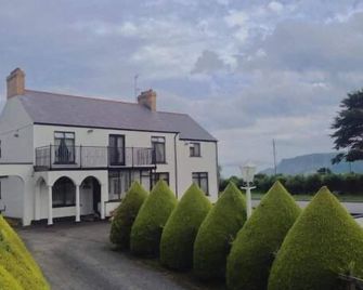 Glendale Guestrooms - Ballymena - Building