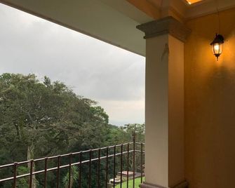 Romantic bedroom lock-off villa Exelsa - Alotenango - Balcony