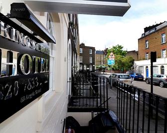 King's Cross Hotel - London - Balkon