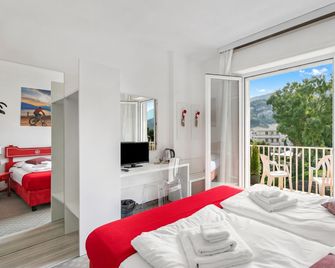 Bike & Wind Hotel Villa Maria - Nago–Torbole