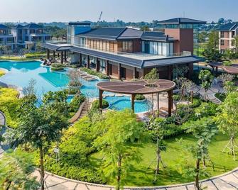 a peaceful villa in green island - only 30 minutes away from Ho Chi Minh city - Nhon Trach - Building