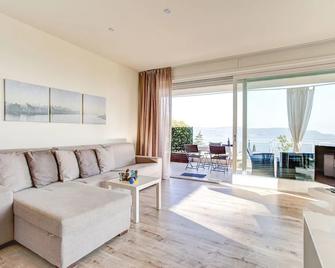 Residence Il Poggio al Sole - Toscolano Maderno - Living room