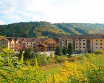 The Tamarack Club - Ellicottville - Building