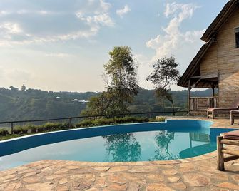 Nyanja View Resort - Fort Portal - Piscina