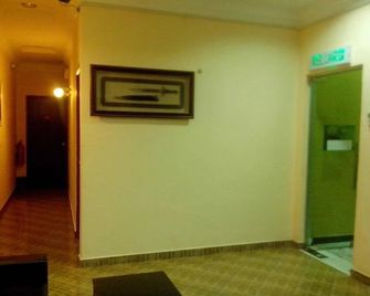 Muara Inn Hotel - Mersing - Pasillo