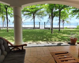 Welcome to The Beach House - Pochomil - Patio