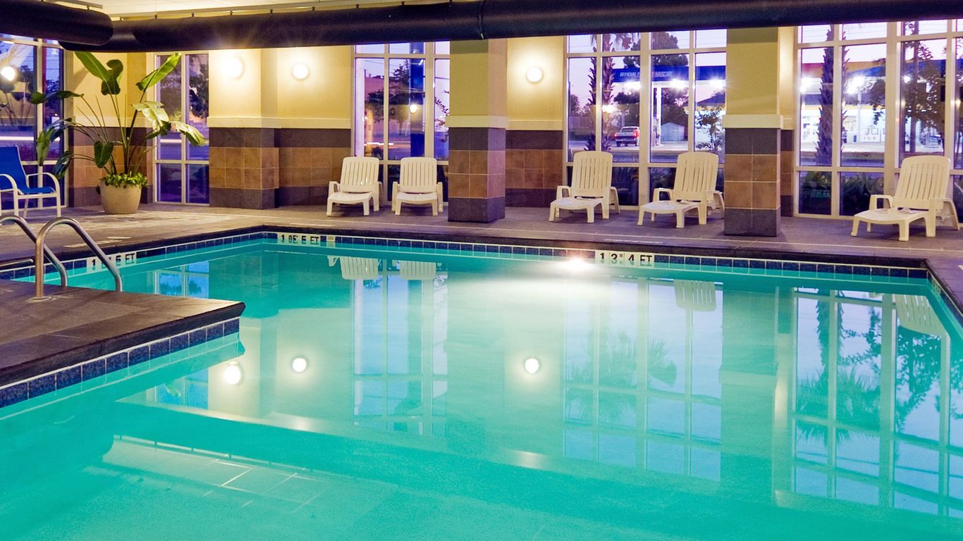 Holiday Inn Express & Suites Columbia-Fort Jackson By IHG