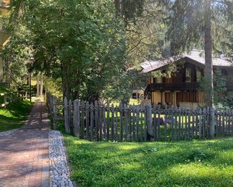 Spinale Casa In Centro, Arrivi Con Gli Sci! Sanificazione A Vapore - Madonna di Campiglio - Outdoors view